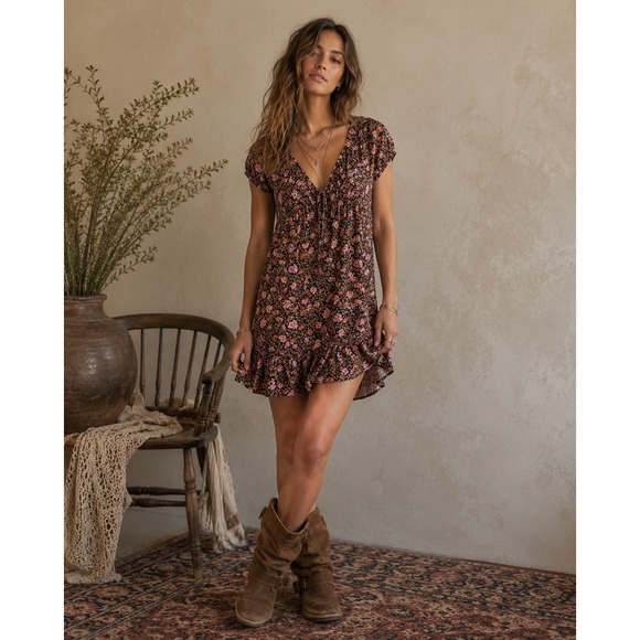 Elodie Dresses & Skirts - Elodie Women Floral V-Neck Mini Dress Navy Pink Boho Ruffle Hem Size M